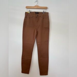 High-waisted Jeans